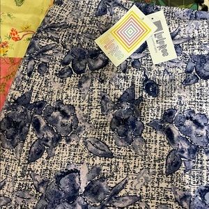 Brand newI LuLaroe “Ivy” MIDI Pencil Skirt